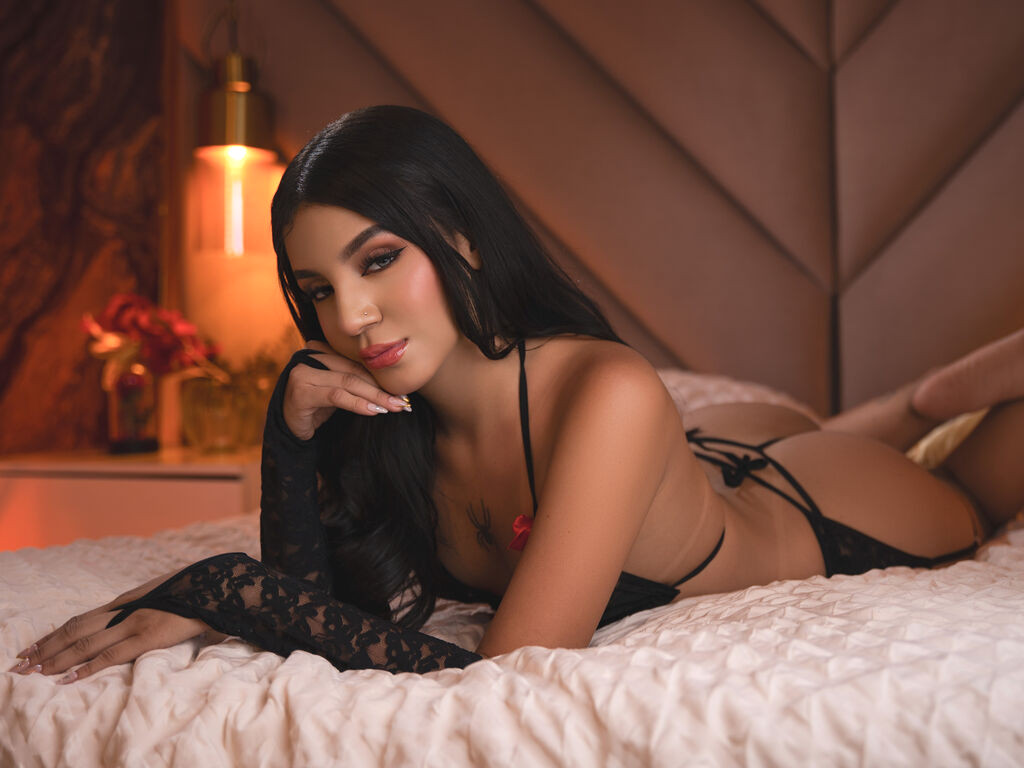 LilieSpencer naked cam model gallery photo