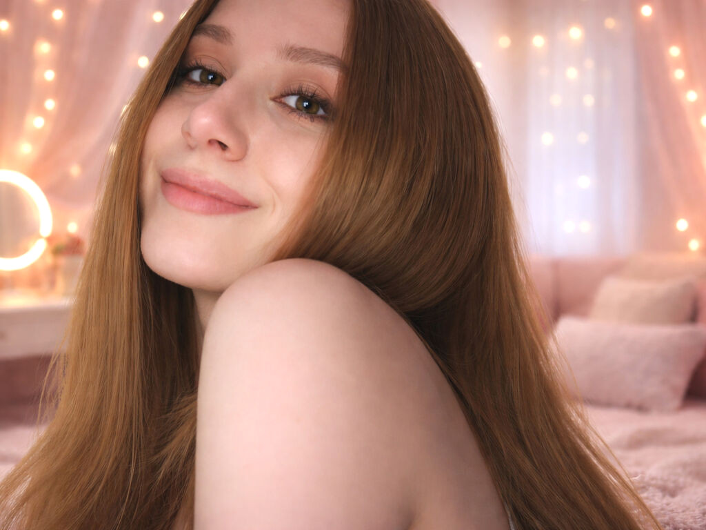 LiluJames naked cam model gallery photo