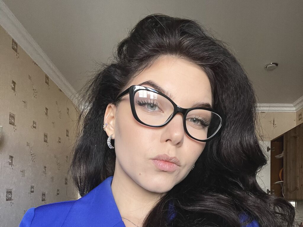 LinaSeen nude cam model profile photo
