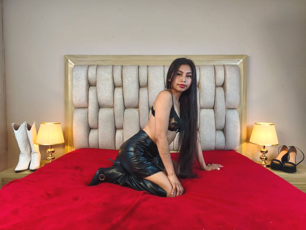 LinaTuiran naked cam model gallery photo