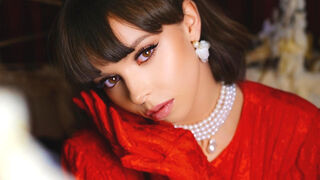 LisaCrossing 20 female sexy cam model profile