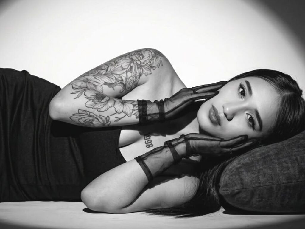 LisaNoback nude cam model profile photo