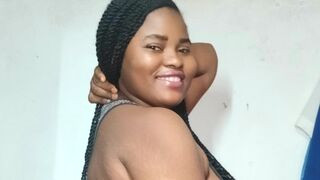 LissaRichard 23 female naked cam model profile