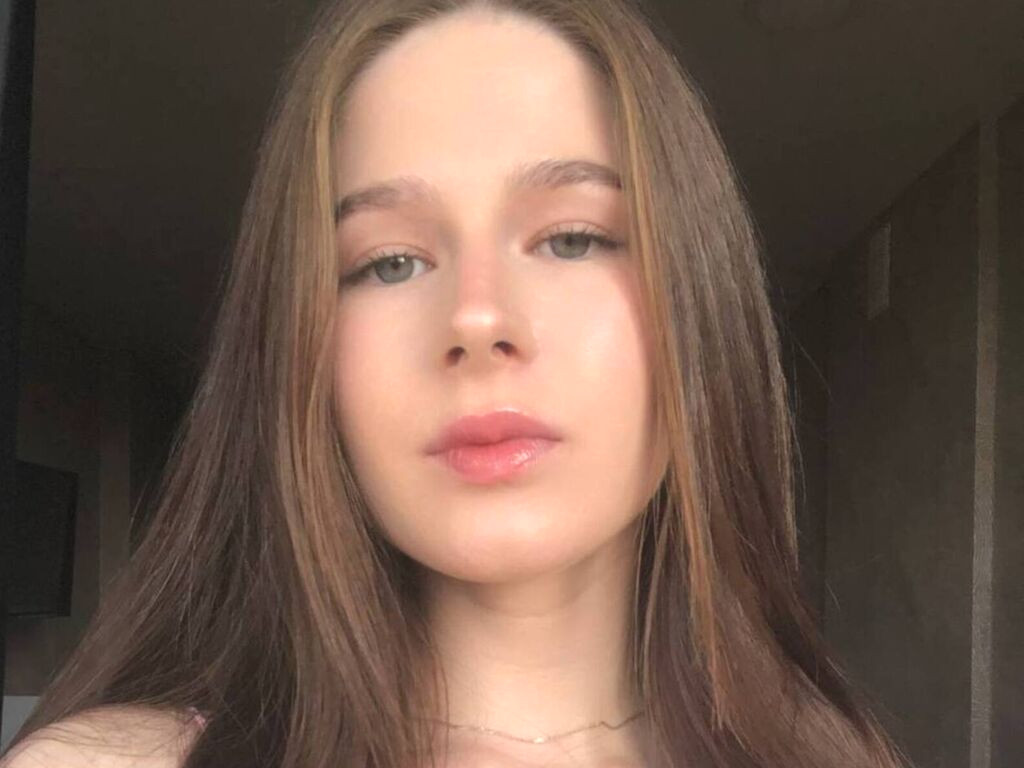 LizaMee nude cam model profile photo