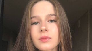 LizaMee 19 female hot cam model profile