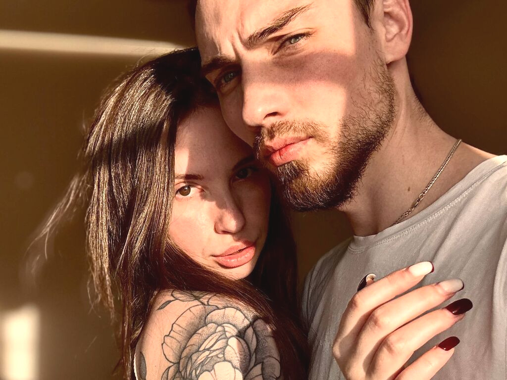 LizaandKevin naked cam model gallery photo