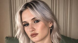 LizzyCrazy 18 female erotic cam model profile