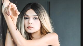 LizzyDelRey 19 transgender hot cam model profile
