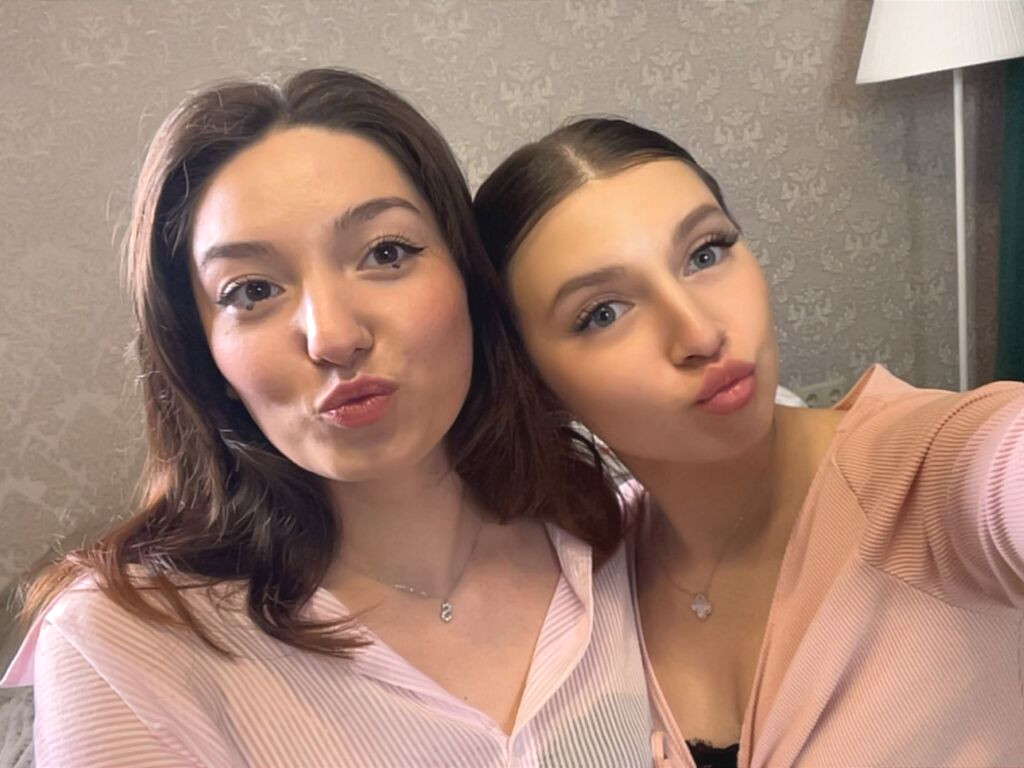 LoraAndLilian Naked