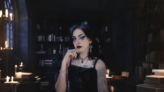 LorenLoiss 18 female sexy cam model profile