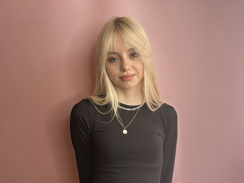 LorettaCovil Nude