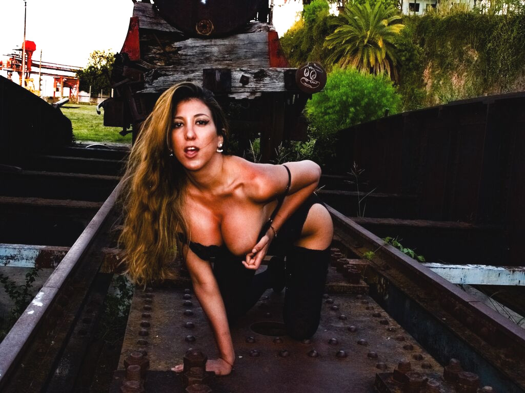 LorineSwan Naked