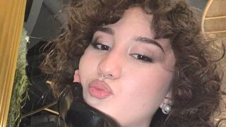 LouiseFerch 18 female strip cam model profile