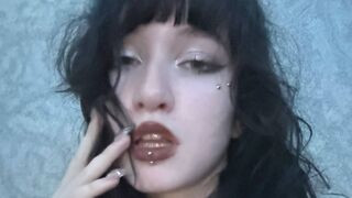 LouisePerrish 18 female erotic cam model profile
