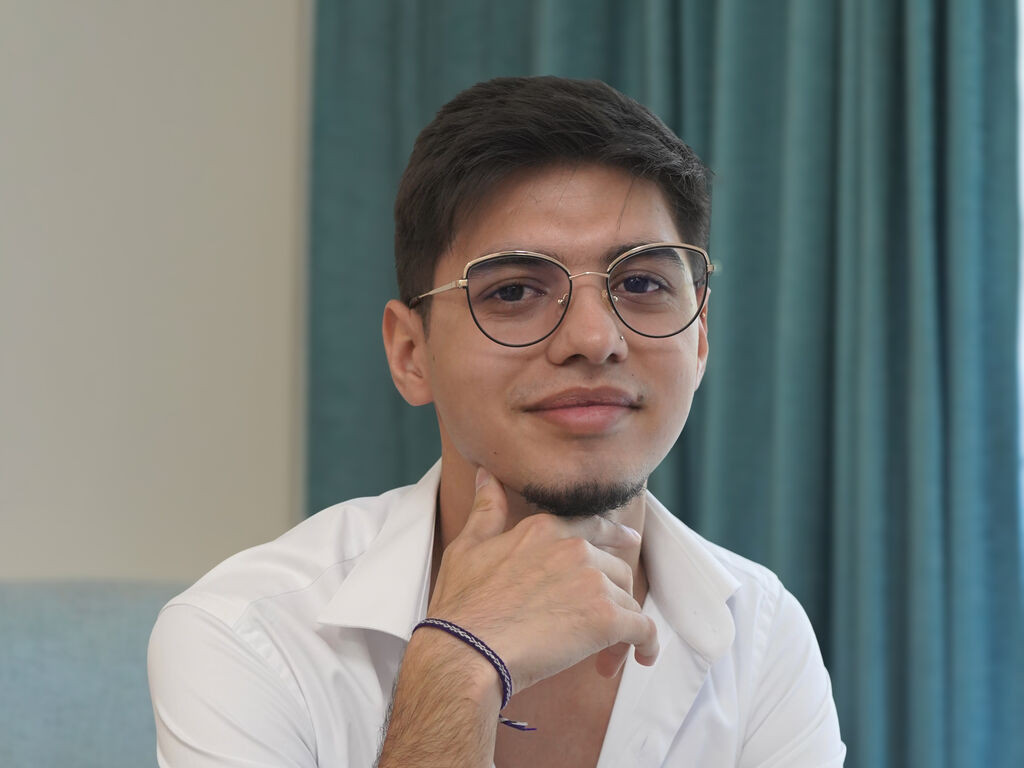 LucasAsh naked cam model gallery photo