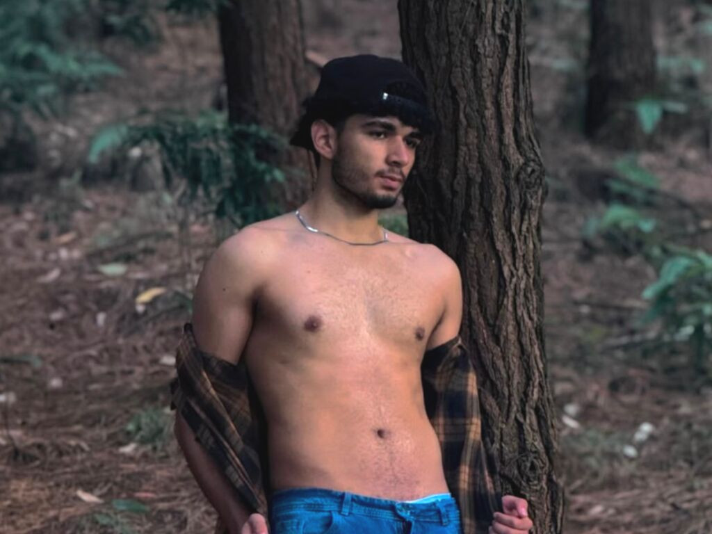 LucasTompson nude cam model profile photo