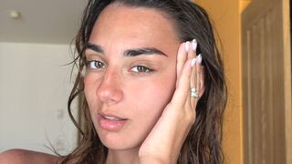 LuciaStehlik 18 female erotic cam model profile