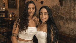 LucyAndBella 30 female lesbian live related cam model profile
