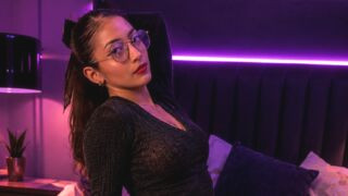 LyaCunner 25 female sexy cam model profile