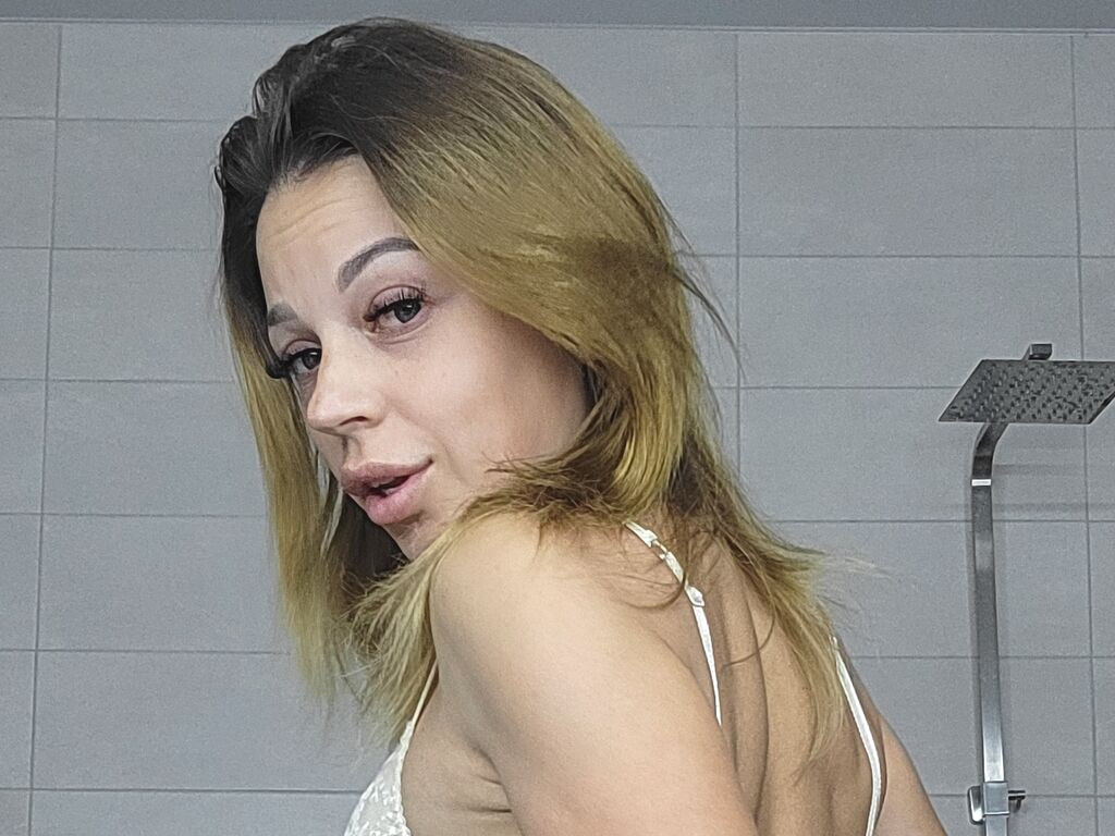 LyanaSweet naked cam model gallery photo