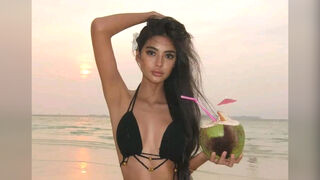 MaddieTan 27 transgender nude cam model profile