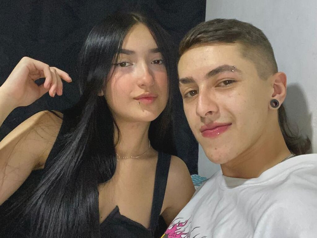 MaddyAndNate nude cam model profile photo