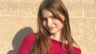 MadelynWealer 18 female hot cam model profile