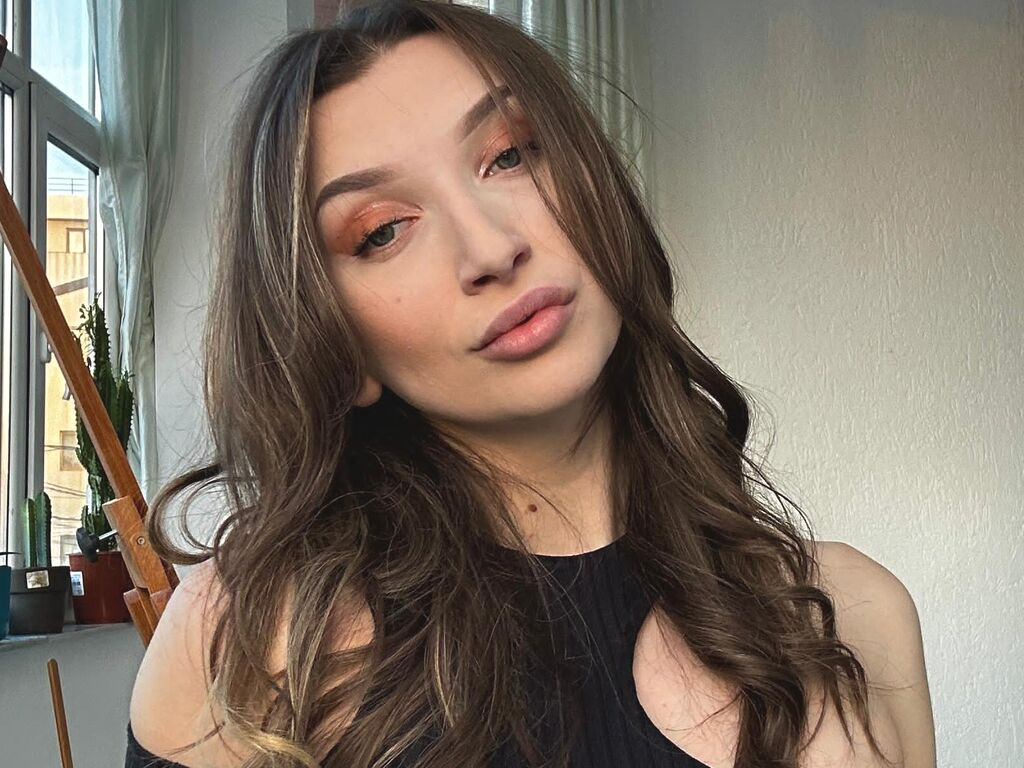 MadisonCrush Nude