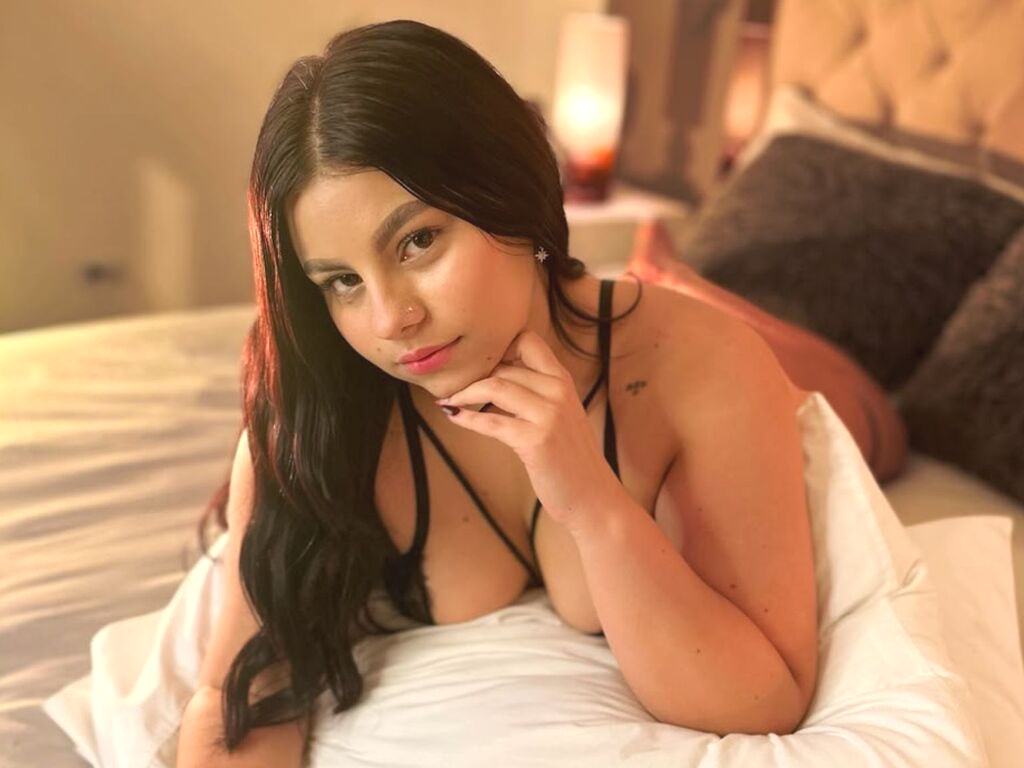 MadisonSantana naked cam model gallery photo
