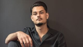 MalakaiFrost 23 male strip cam model profile