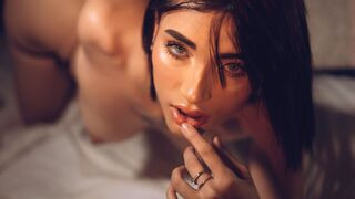 ManuelaMolkova 22 female naked cam model profile