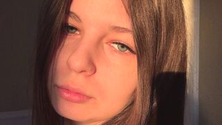 MargarettJohns 18 female naked cam model profile