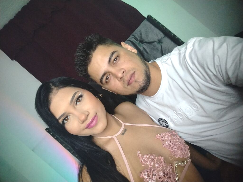 MariaAndCarlo nude cam model profile photo