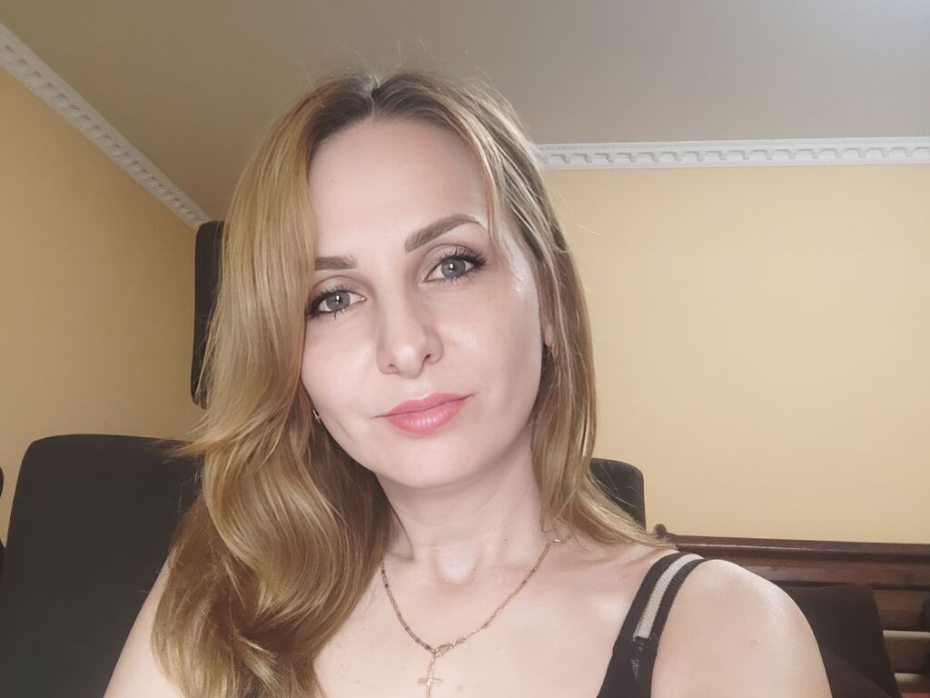 MarsikaSmith nude cam model profile photo