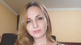 MarsikaSmith 36 female nude cam model profile