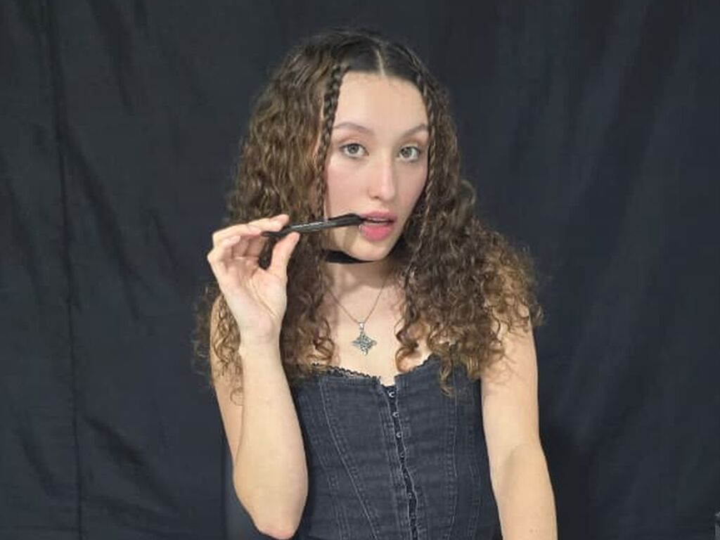 MarthiAdams nude cam model profile photo