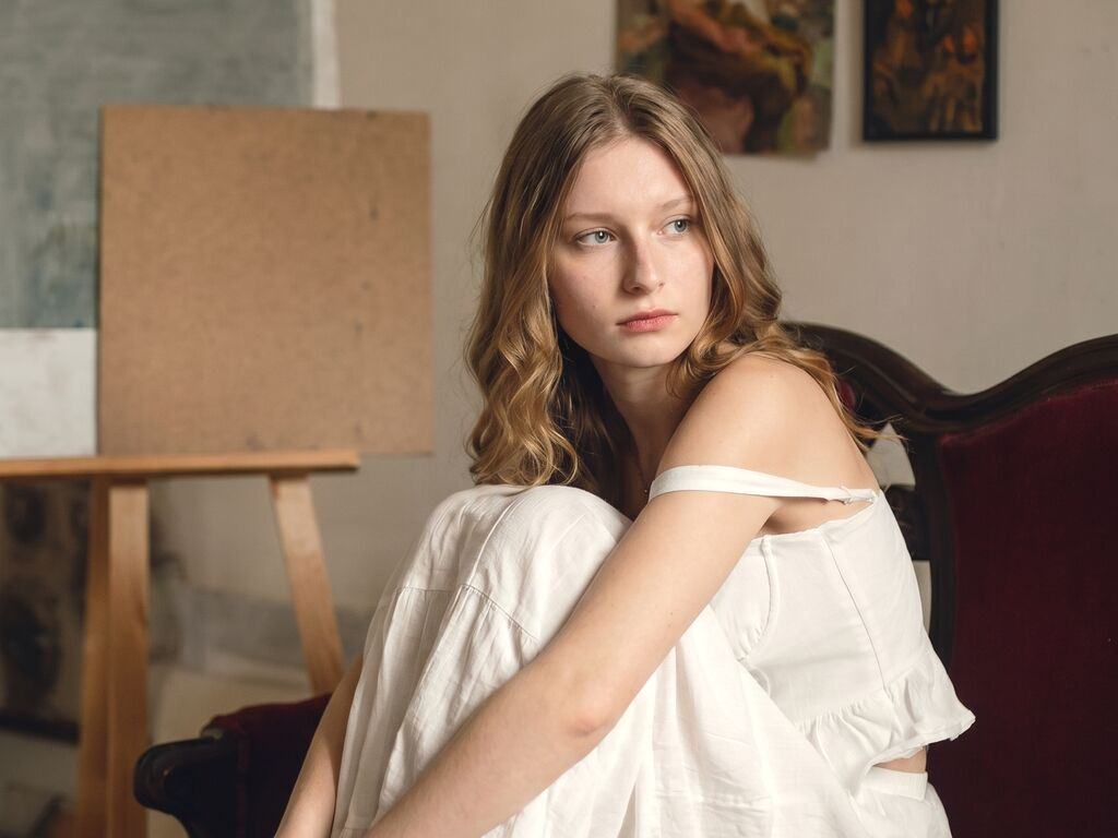 MaryCatchlove naked cam model gallery photo