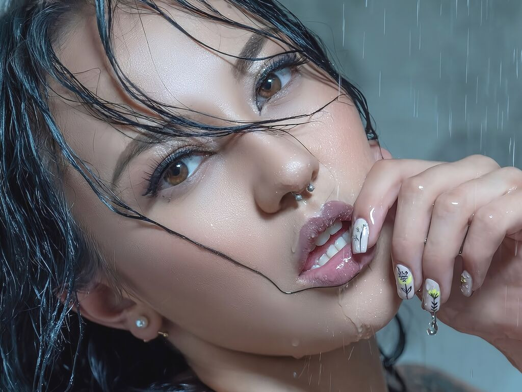 MaryLuna naked cam model gallery photo