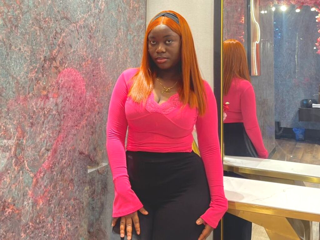 MaryamCrown naked cam model gallery photo