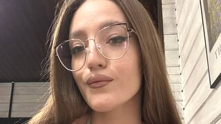 MaryannLiquori 18 female erotic cam model profile