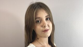 MattieSotlar 18 female nude cam model profile