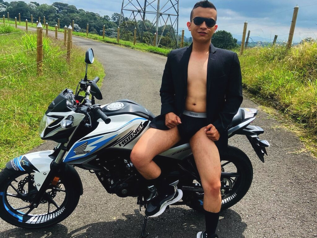 MaxCol Naked