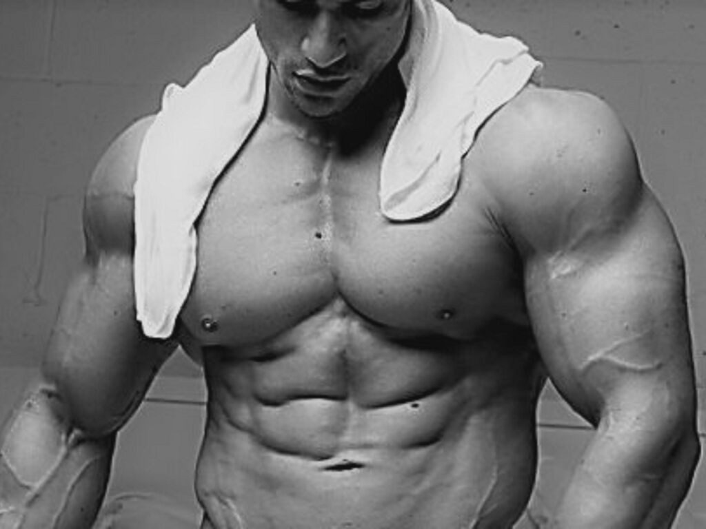 MaxThunder naked cam model gallery photo