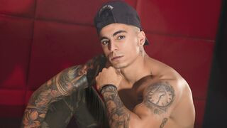 Maxstrom 26 male naked related cam model profile