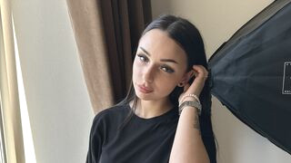 MayaPratt 20 female naked cam model profile