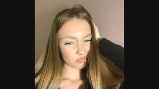 MaybelleBucklew 18 female naked cam model profile