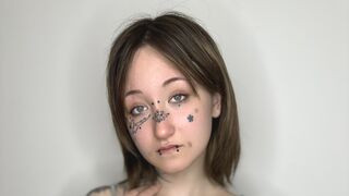 MedaOrgan 18 female strip cam model profile