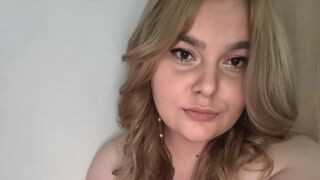 MeganDarcy 30 female sexy cam model profile