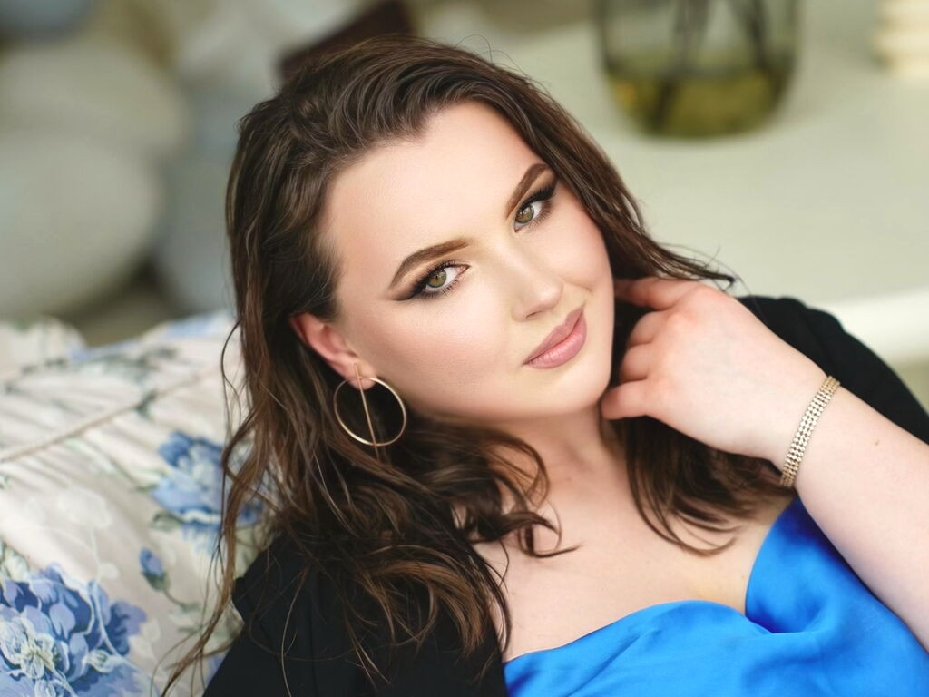 MelodyMore naked cam model gallery photo