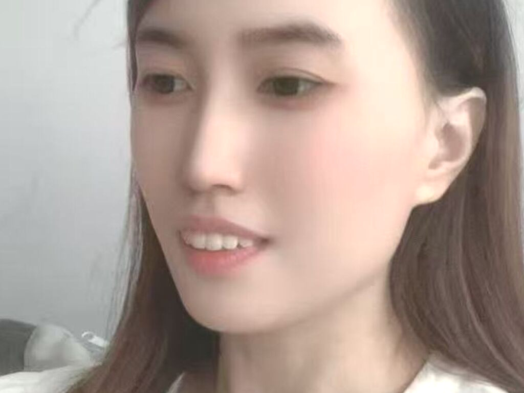 MengyinggYe naked cam model gallery photo